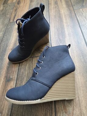 Nautica Navy Lace-Up Wedge Ankle Boots